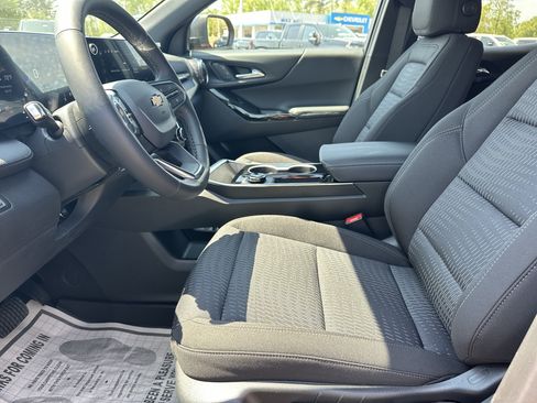 New 2026 Chevrolet Equinox LT w/ Safety and Technology Package FWD image 11