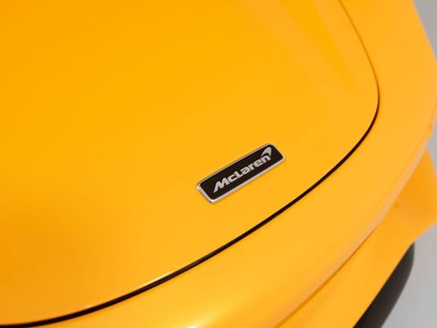Used 2024 McLaren 750S Spider RWD image 38