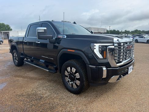 Used 2024 GMC Sierra 2500 Denali w/ Denali Reserve Package AWD/4WD image 7