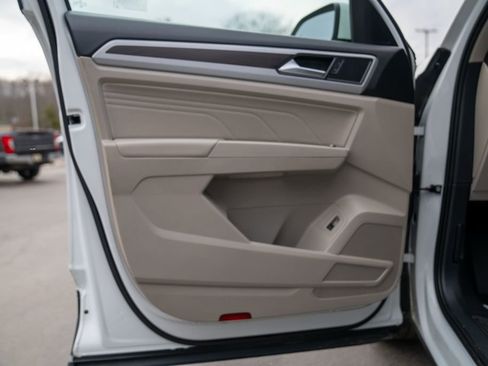 Used 2022 Volkswagen Atlas SE w/ Panoramic Sunroof Package image 19