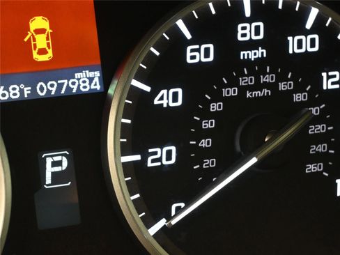 Used 2018 Acura ILX w/ AcuraWatch Plus Package image 3