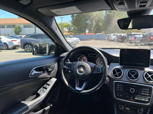 Used 2016 Mercedes-Benz GLA 250 4MATIC image 29