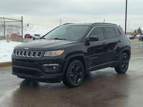 Used 2018 Jeep Compass Latitude FWD image 7