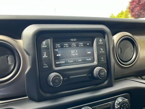 Used 2018 Jeep Wrangler Sport S image 31