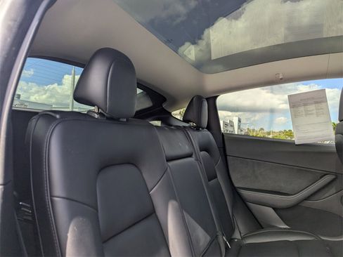 Used 2021 Tesla Model Y 2WD image 14