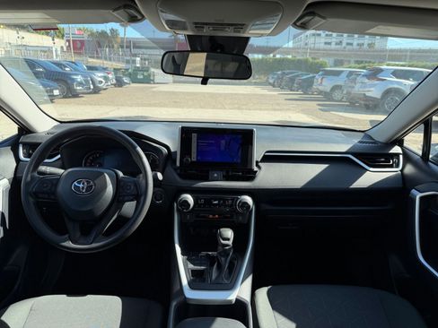 Used 2025 Toyota RAV4 XLE image 33