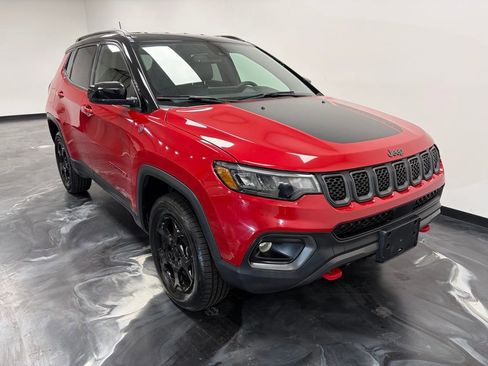 Used 2023 Jeep Compass Trailhawk image 17