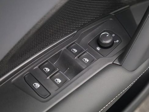 New 2026 Volkswagen Tiguan SE R-Line AWD/4WD image 11