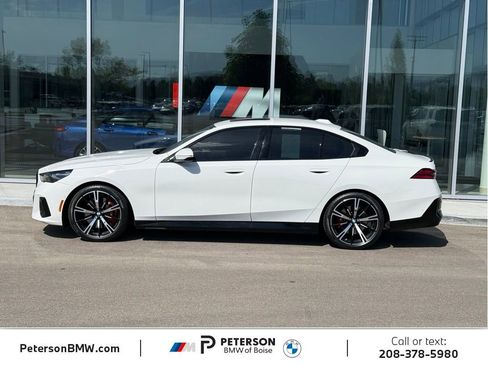 Used 2024 BMW 540i xDrive w/ Premium Package AWD/4WD image 2