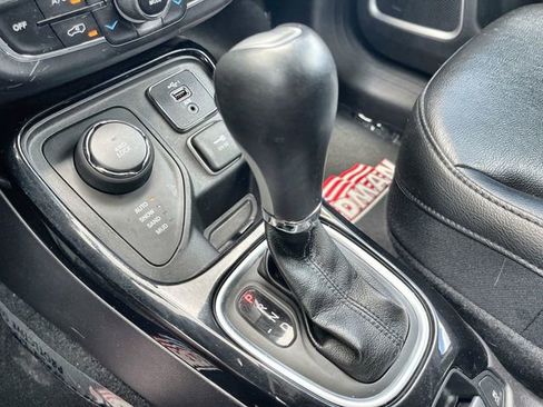 Used 2020 Jeep Compass Latitude AWD/4WD image 16