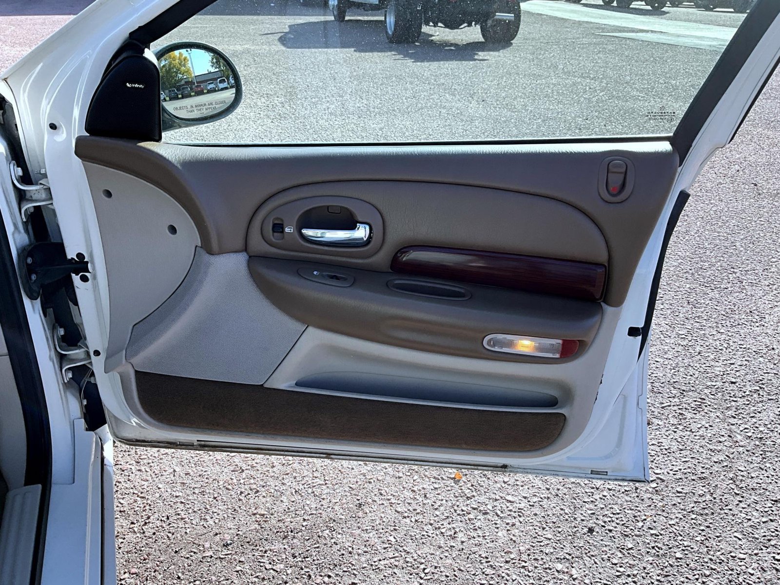 Used 1999 Chrysler LHS FWD image 18