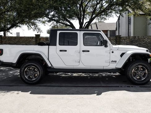 Used 2022 Jeep Gladiator Rubicon w/ Cold Weather Group image 14