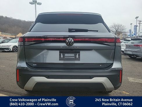 Certified 2025 Volkswagen Tiguan SE image 28