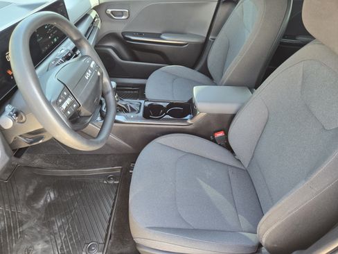 Used 2025 Kia K4 FWD image 9