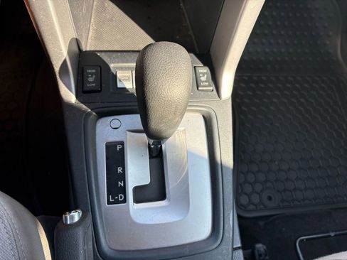 Used 2017 Subaru Forester 2.5i Premium image 34