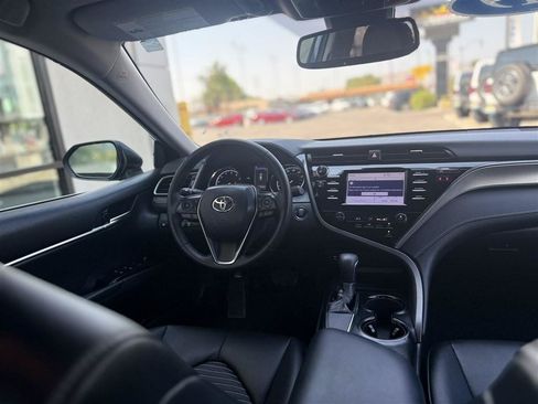 Used 2019 Toyota Camry SE FWD image 23