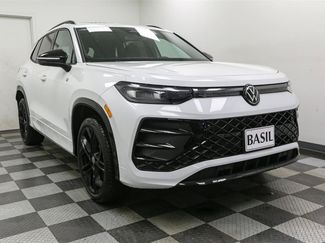 New 2026 Volkswagen Tiguan SE R-Line AWD/4WD video 2