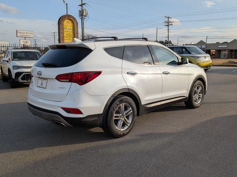 Used 2018 Hyundai Santa Fe Sport image 3