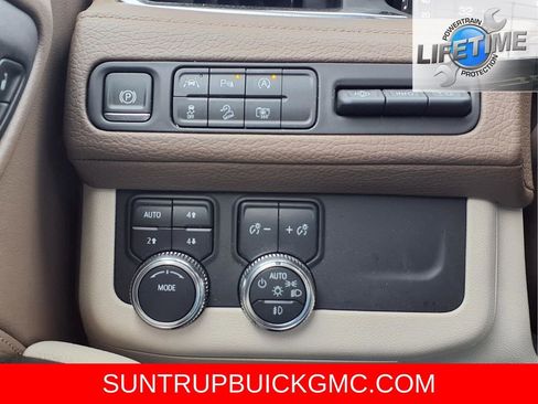Used 2024 GMC Yukon Denali image 14