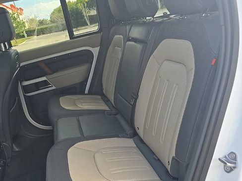 Used 2021 Land Rover Defender 110 X-Dynamic HSE image 26