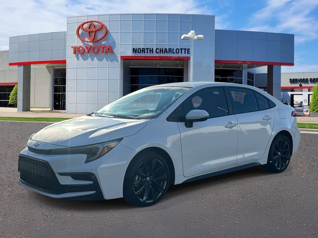 Used 2023 Toyota Corolla SE FWD image 4