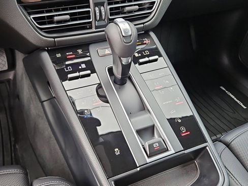 Certified 2026 Porsche Macan AWD/4WD image 21