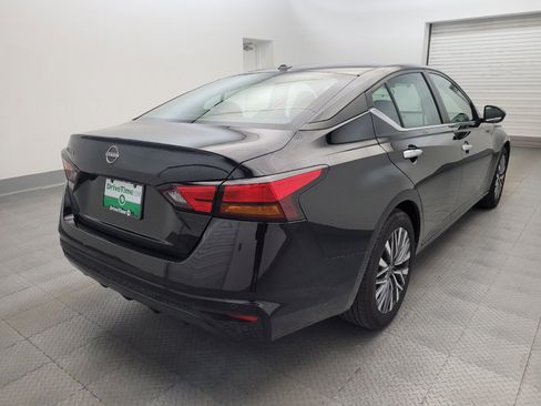 Used 2025 Nissan Altima 2.5 SV FWD image 9