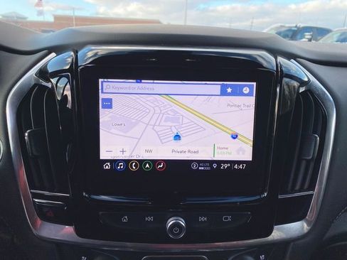 Used 2022 Chevrolet Traverse Premier image 14