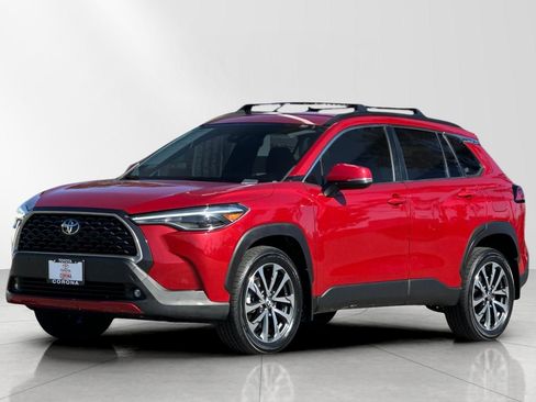 Used 2022 Toyota Corolla Cross XLE w/ Black Badges Package (TMS) image 7