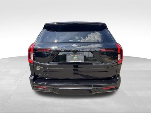 Used 2025 Ford Expedition Max Platinum w/ Stealth Performance Package AWD/4WD image 9