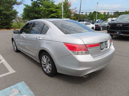 Used 2011 Honda Accord EX-L image 7