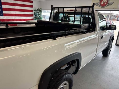 Used 2004 Chevrolet Silverado 2500 W/T RWD image 12