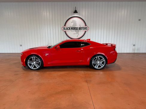 Used 2016 Chevrolet Camaro SS RWD image 2