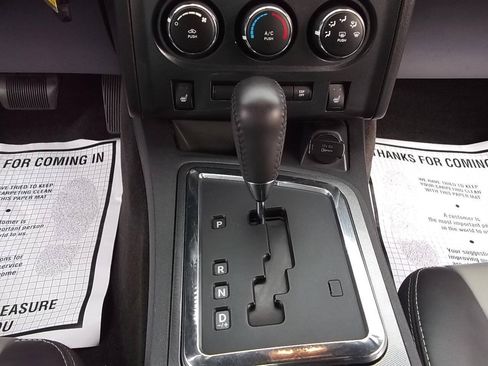 Used 2010 Dodge Challenger SE RWD image 15
