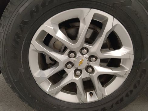 Used 2020 Chevrolet Traverse LT image 31