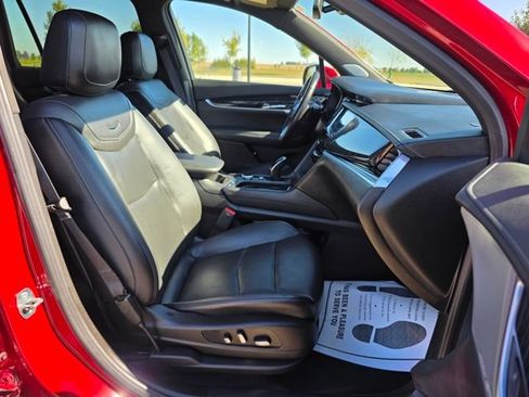 Used 2023 Cadillac XT6 Premium Luxury image 27