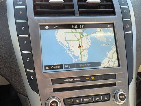 Used 2017 Lincoln MKZ Reserve image 25