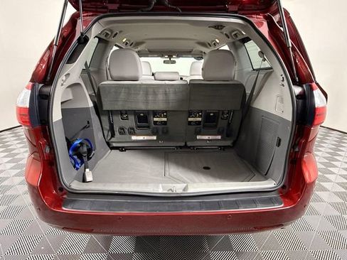 Used 2016 Toyota Sienna XLE w/ XLE Navigation Package image 34