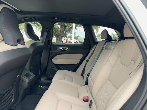 Used 2026 Volvo XC60 B5 Core image 17