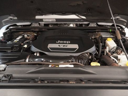 Used 2014 Jeep Wrangler Unlimited Rubicon w/ Connectivity Group image 19