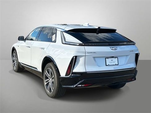 New 2026 Cadillac Lyriq Luxury image 16