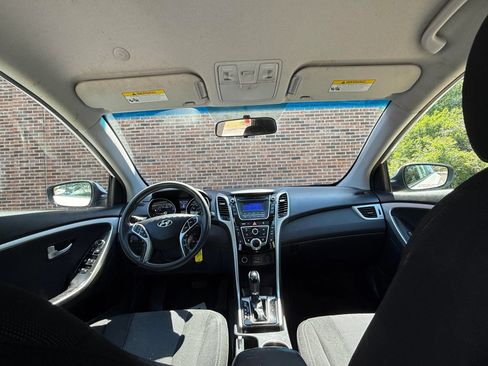 Used 2015 Hyundai Elantra GT FWD image 14