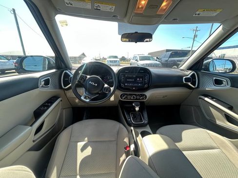 Used 2022 Kia Soul LX FWD image 14