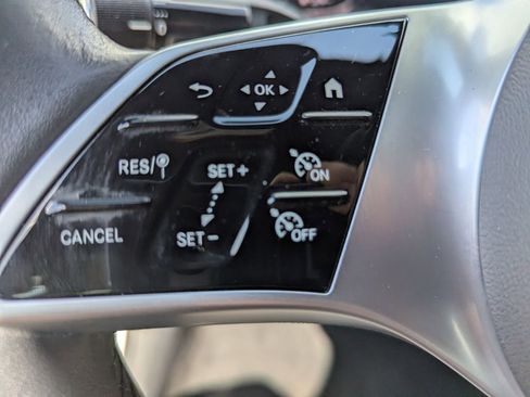 Used 2025 Mercedes-Benz C 300 4MATIC Sedan image 37