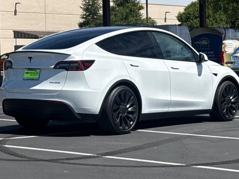 Used 2023 Tesla Model Y Performance AWD/4WD image 11