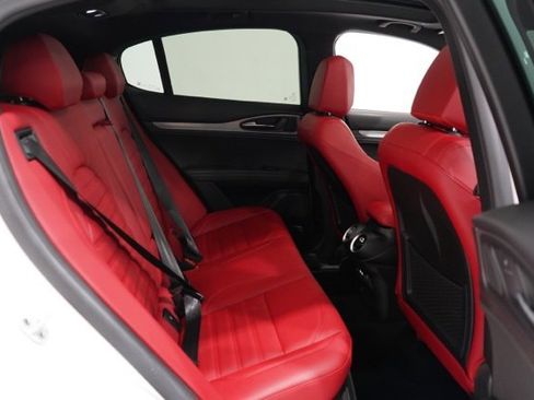 Used 2024 Alfa Romeo Stelvio Veloce image 35