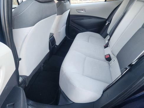 Used 2021 Toyota Corolla LE image 21