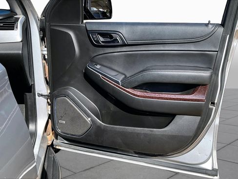 Used 2018 GMC Yukon XL SLT w/ Open Road Package AWD/4WD image 25
