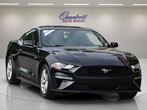 Used 2020 Ford Mustang Coupe RWD image 2