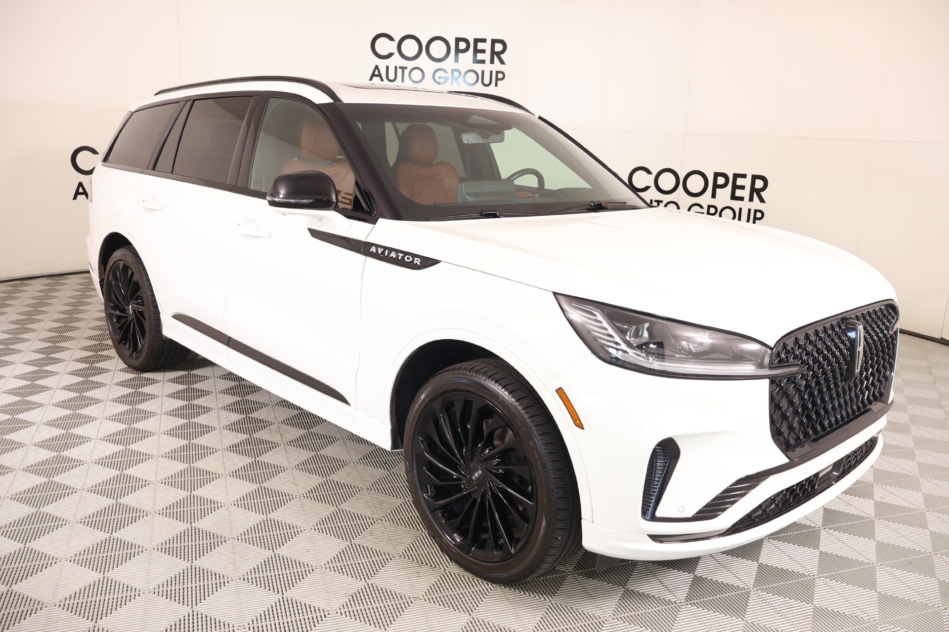 Certified 2025 Lincoln Aviator Reserve w/ Equipment Group 201A AWD/4WD image 1